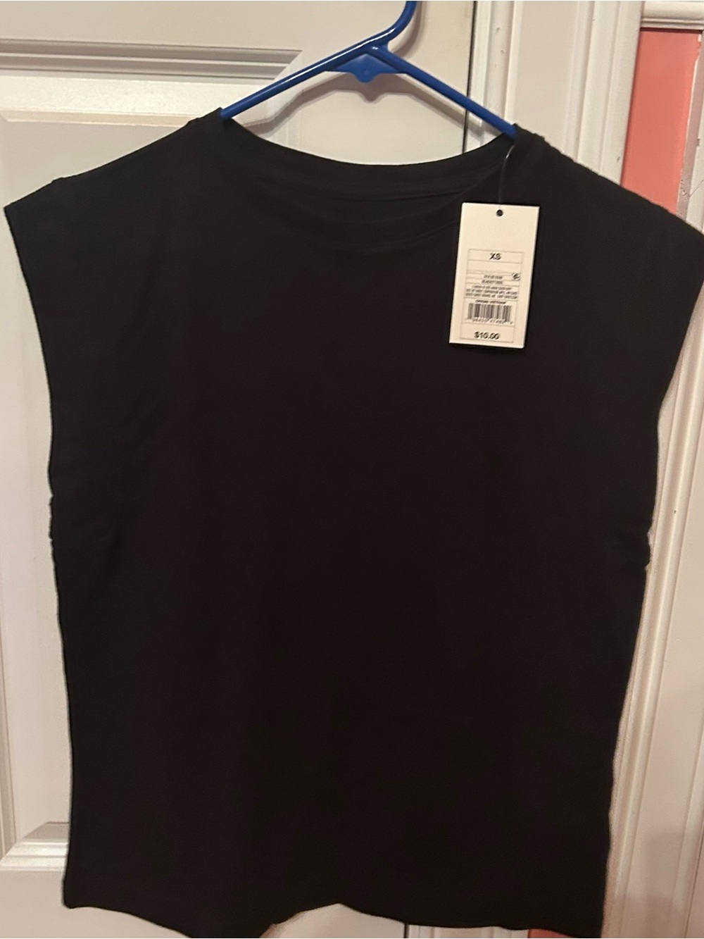 Women’s Sleeveless Black Crewneck Tank Top